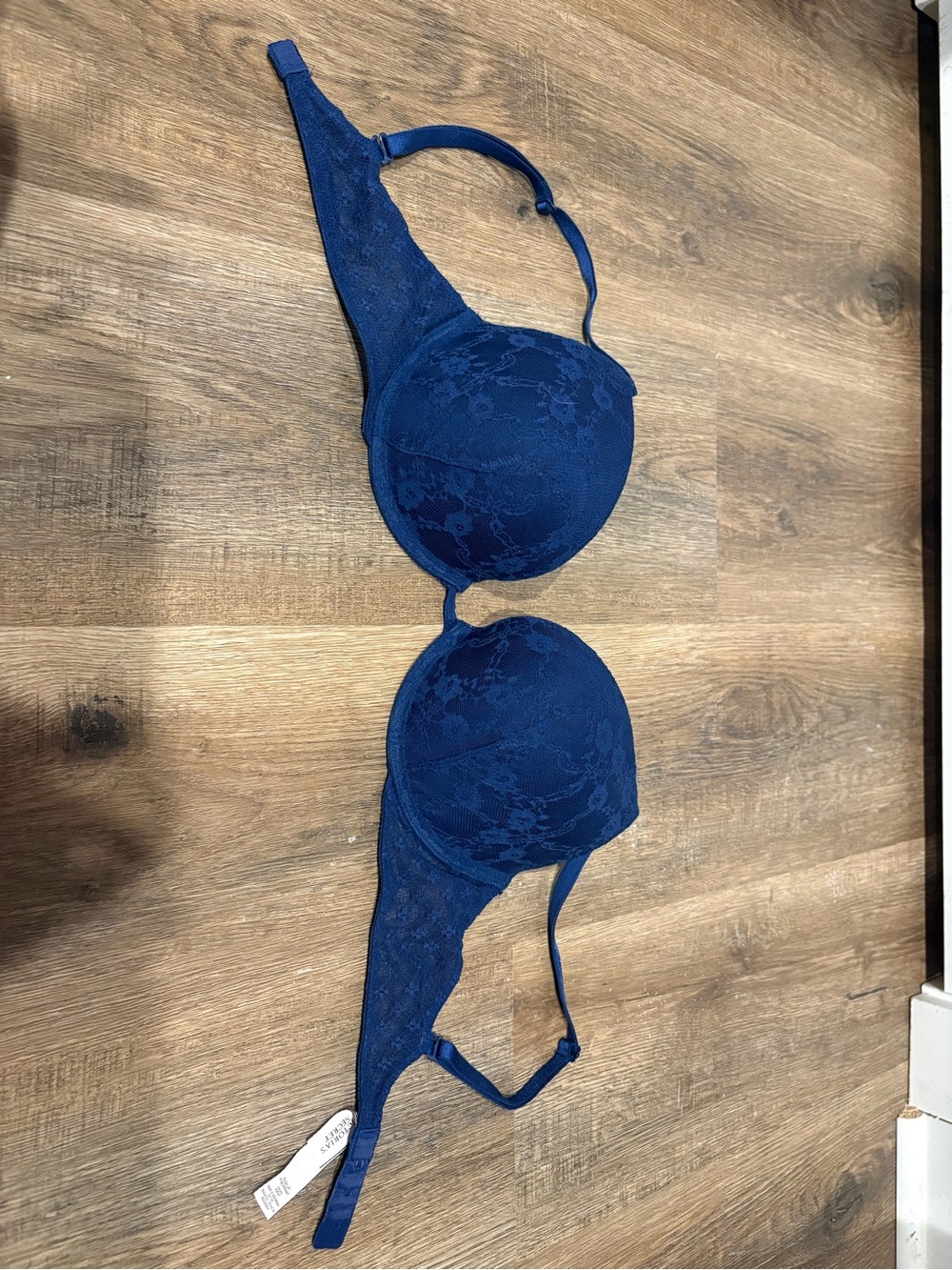 Victoria's Secret Navy Lace Underwire Bra
